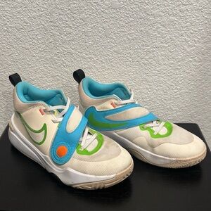 Youth Nike Team Hustle D11 Basketball Shoes